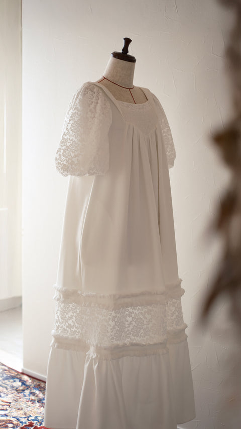 PRE-ORDER|繫語·打攬方領蕾絲長洋裝
