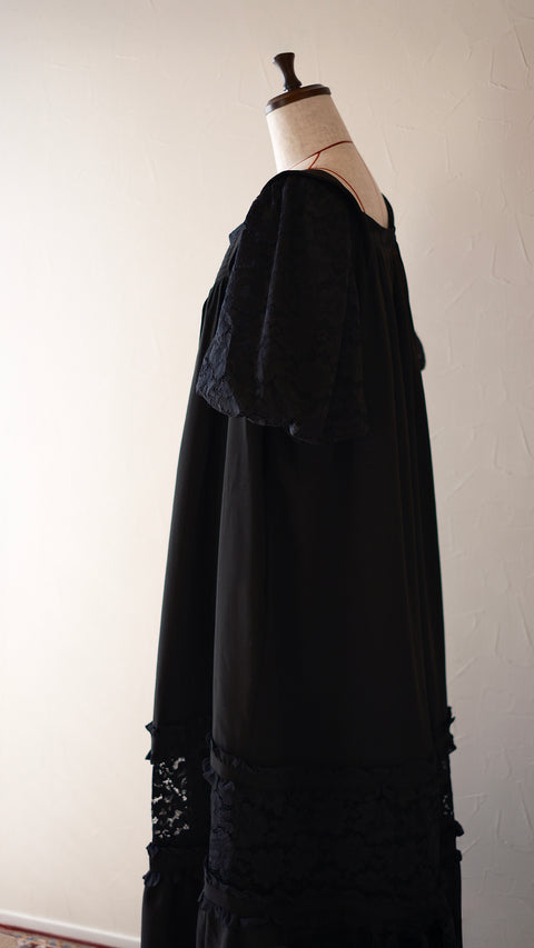 PRE-ORDER|繫語·打攬方領蕾絲長洋裝