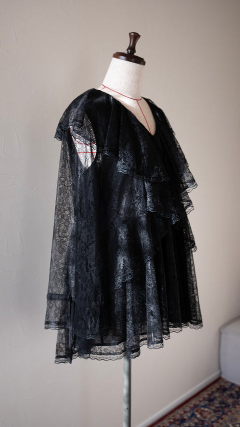 《NEW COLOR》|荷葉蕾絲上衣