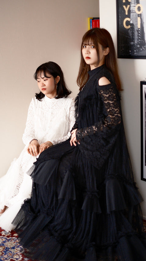 PRE-ORDER｜無法定義的壓摺蕾絲吊帶裙