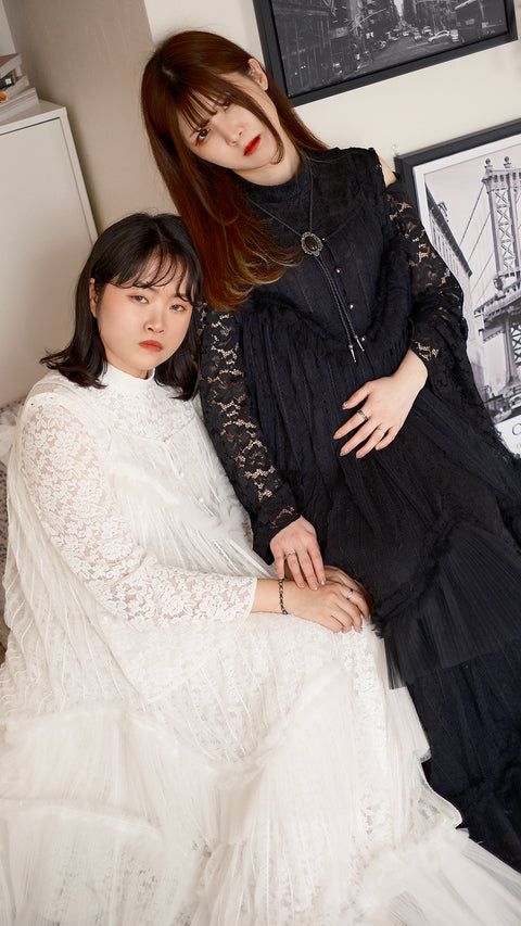 PRE-ORDER｜無法定義的壓摺蕾絲吊帶裙