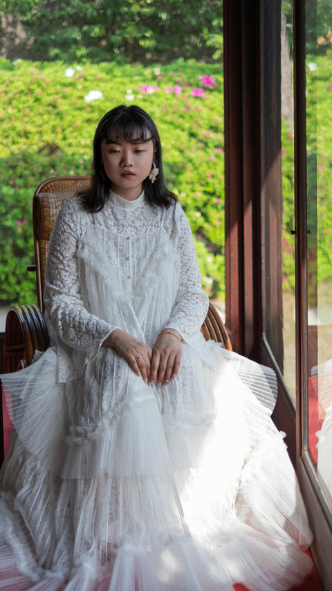 PRE-ORDER｜無法定義的壓摺蕾絲吊帶裙