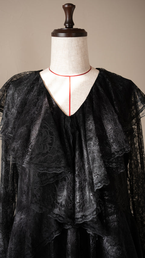 《NEW COLOR》｜荷葉蕾絲上衣